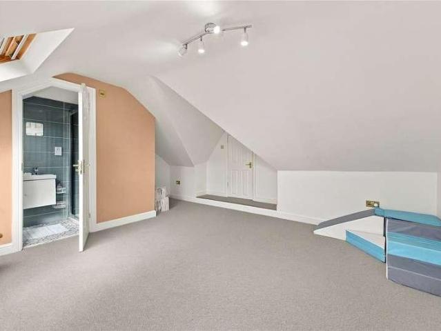 House for sale in Brookwood, Woking