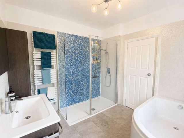 House for sale in London Borough of Croydon, Purley