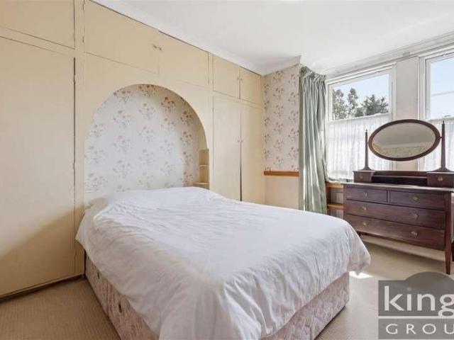 House for sale in Ponders End, Greater London