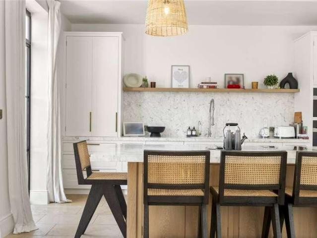 House for sale in Oxshott, Elmbridge