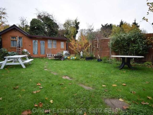 House for sale in Hendon Central, The Hyde