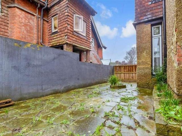 House for sale in Tower Hamlets, Ash