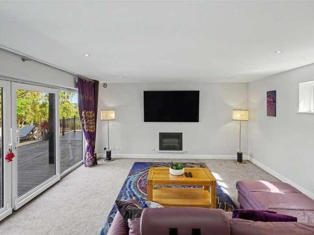 House for sale in Attenborough, East Midlands