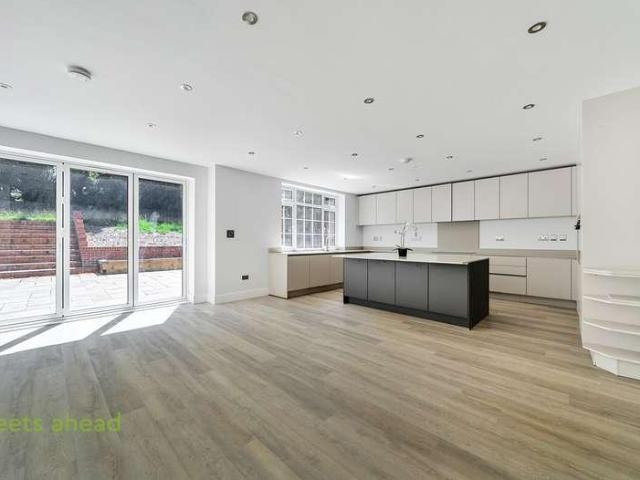 House for sale in London Borough of Croydon, Addiscombe