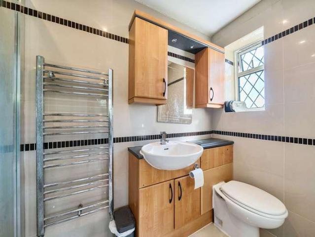 House for sale in Northwood, Northwood