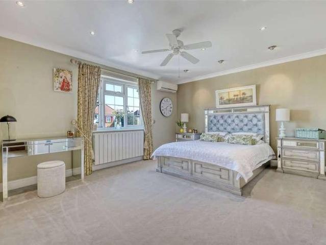 House for sale in North Shoebury, Alton Barnes