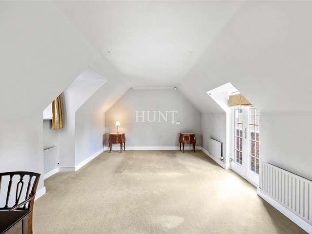 House for sale in London Borough of Redbridge, Greater London