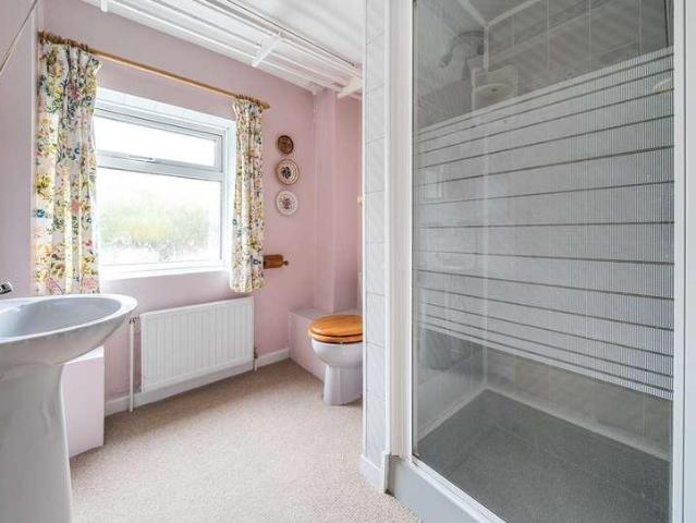 House for sale in Haresfield, Stroud