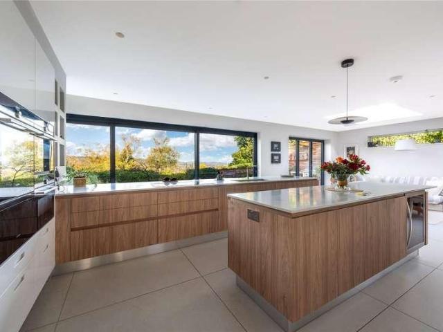 House for sale in Pachesham Park, Surrey