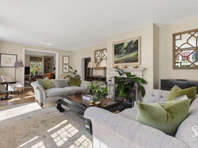 House for sale in Martin's Heron, Winkfield