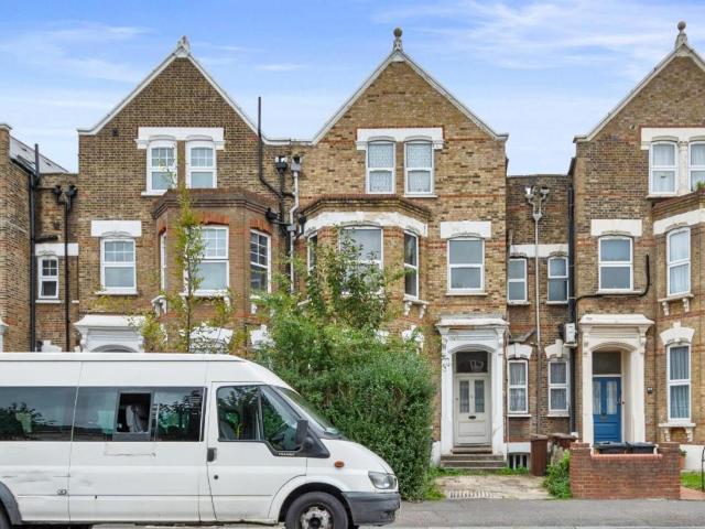 House for sale in Stamford Hill, Greater London