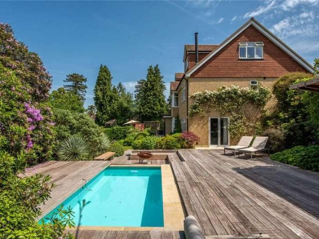 House for sale in Pachesham Park, Surrey