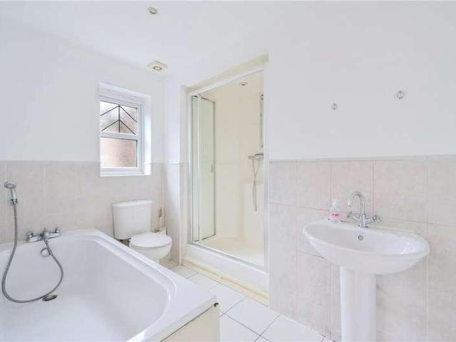 House for sale in Coulsdon, Chipstead