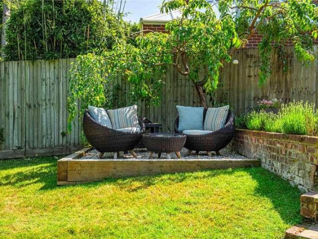 House for sale in Felden, Pouchen End
