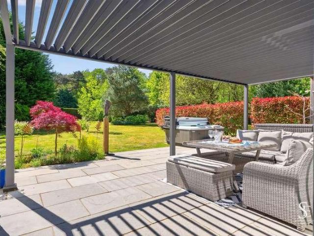 House for sale in Finchampstead