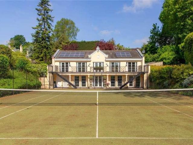 House for sale in Mill Hill, Greater London