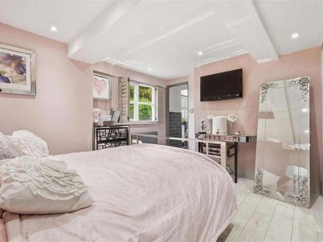 House for sale in Hastingwood, Epping Forest