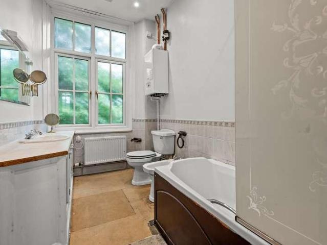 House for sale in Weir Quay, Devon