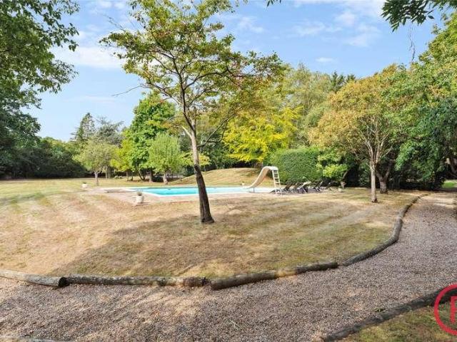 House for sale in Hatch End, Greater London