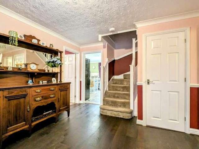 House for sale in Hollywater, East Hampshire