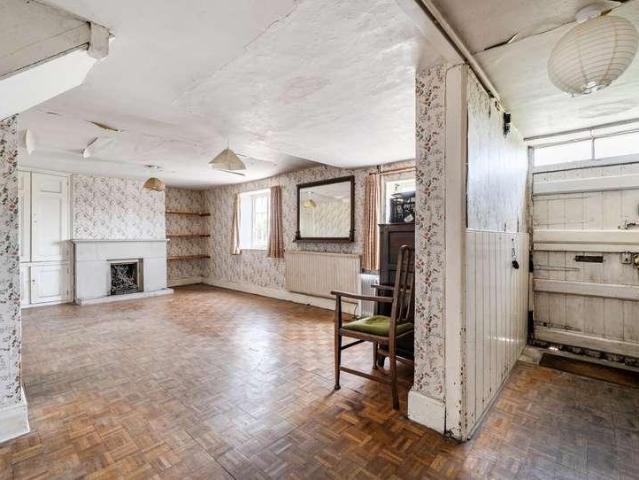 House for sale in Halmore, School House