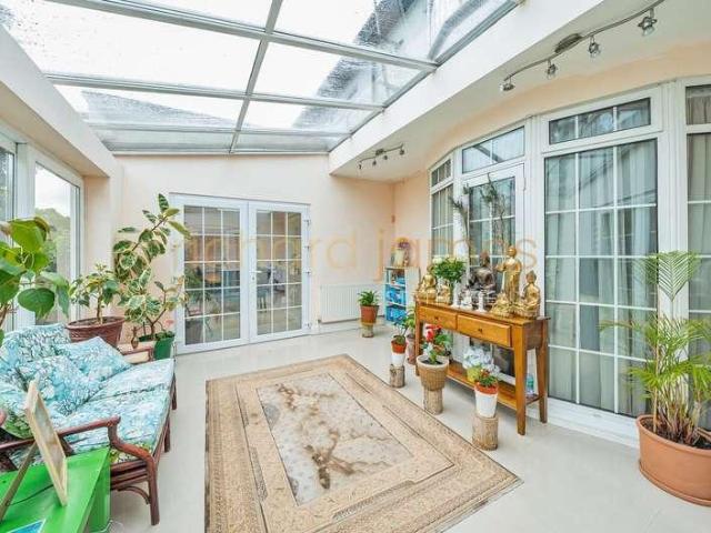 House for sale in The Hale, Mill Hill