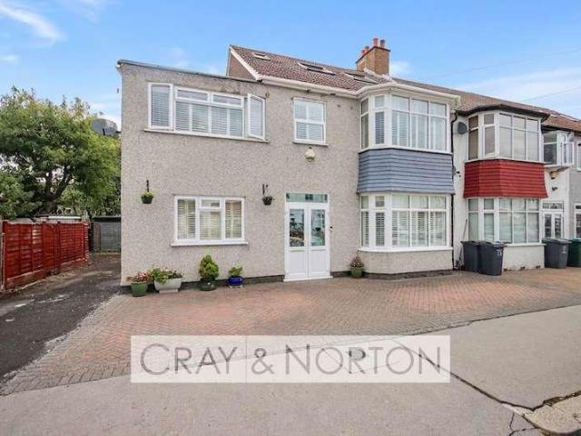 House for sale in London Borough of Croydon, Greater London
