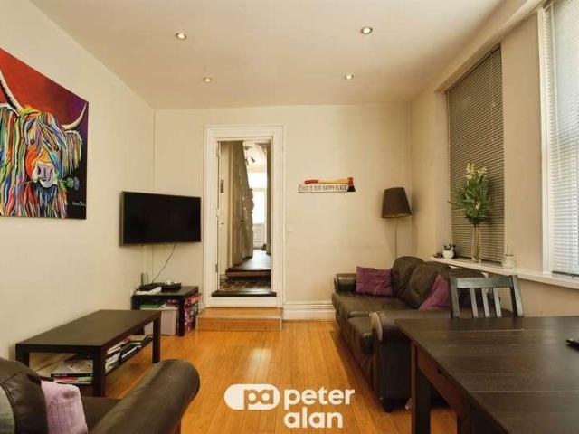 House for sale in Penylan, Falcon Lodge