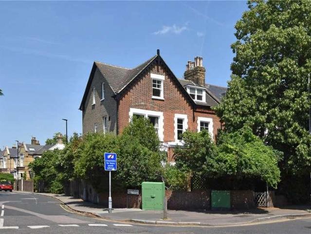 House for sale in East Greenwich, Greater London