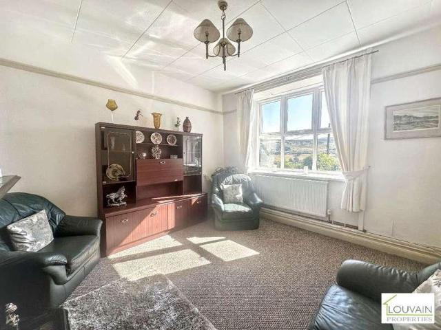 House for sale in Pontlottyn, Wales