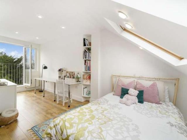 House for sale in Winchmore Hill, Palmers Green