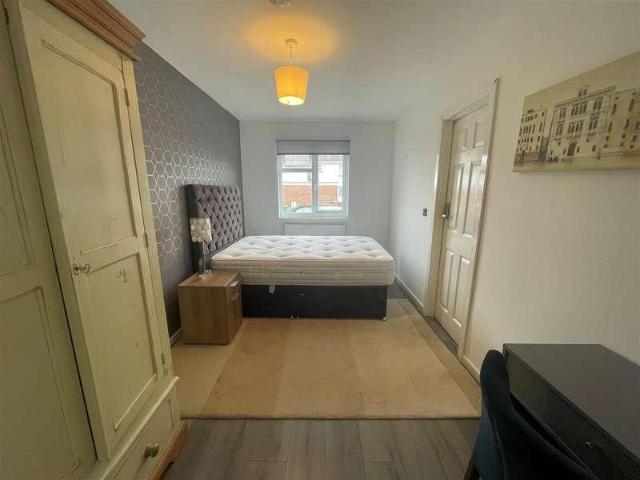 House for sale in West Ewell, Ewell