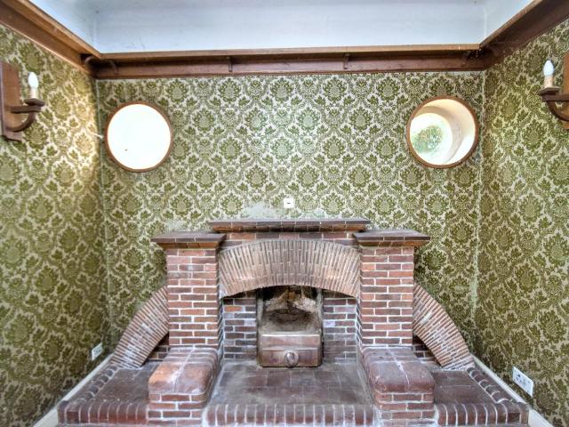 House for sale in The Butts, Kent