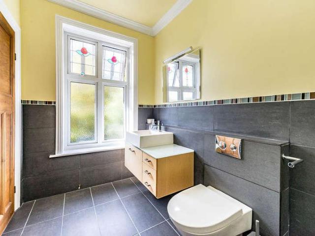 House for sale in Sheffield, Hangingwater