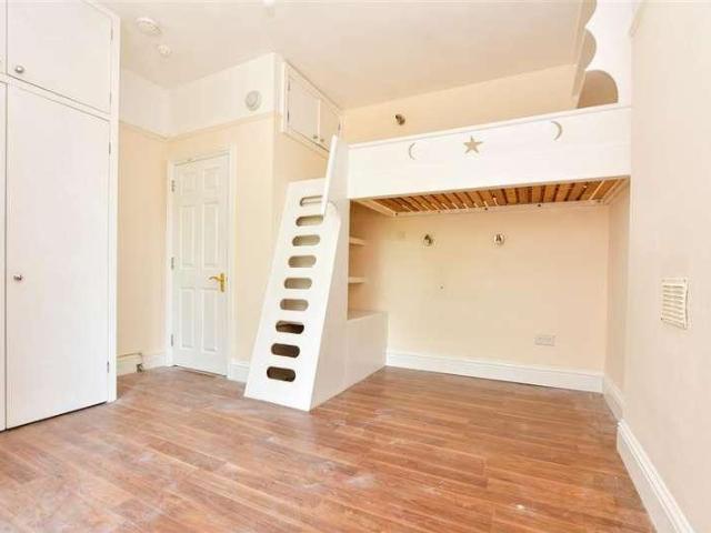 House for sale in Redhill, Earlswood