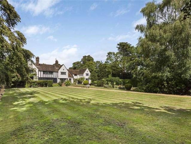 House for sale in Hadley Wood, Greater London