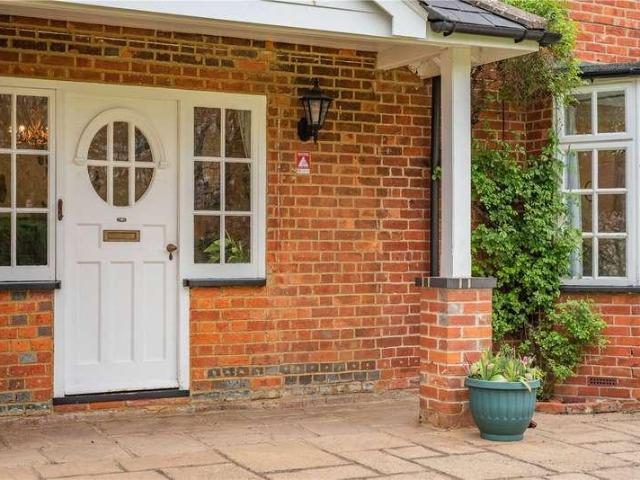 House for sale in Dunsden Green, Berrick Salome