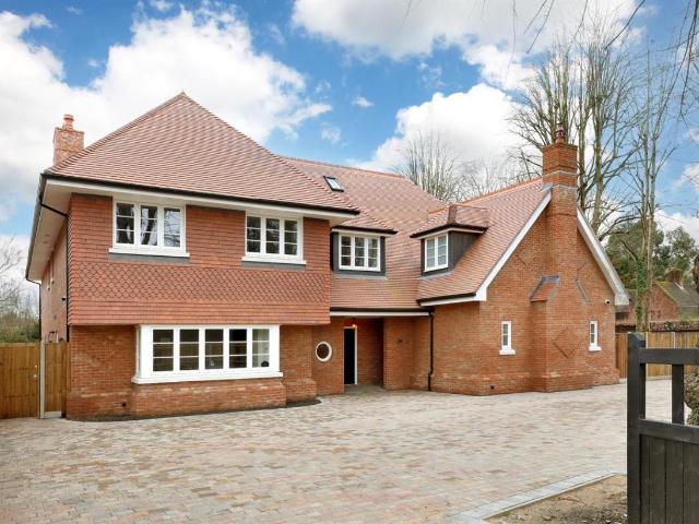 House for rent in Beaconsfield, Forty Green