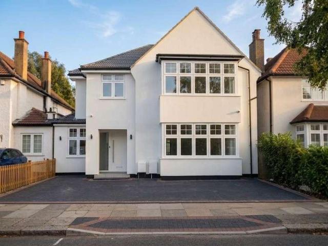 House for rent in Mill Hill, Greater London