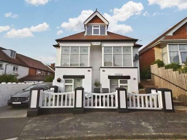 Property for sale in Seacroft, Belleau