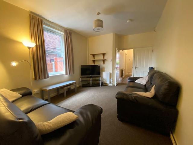 House for rent in Abbey Park, Barton In Fabis
