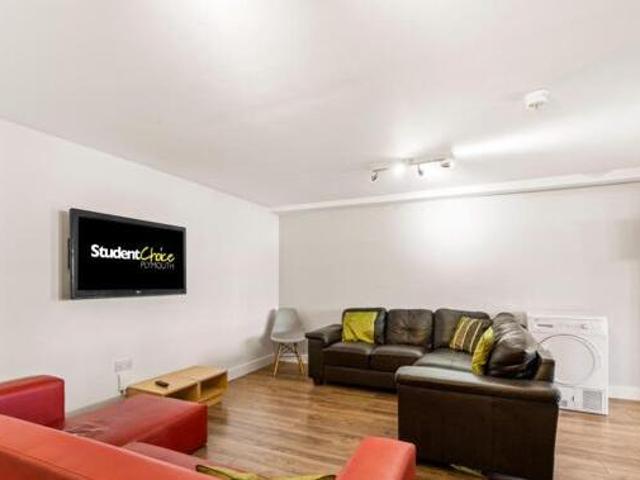 House for rent in Follaton, Strode