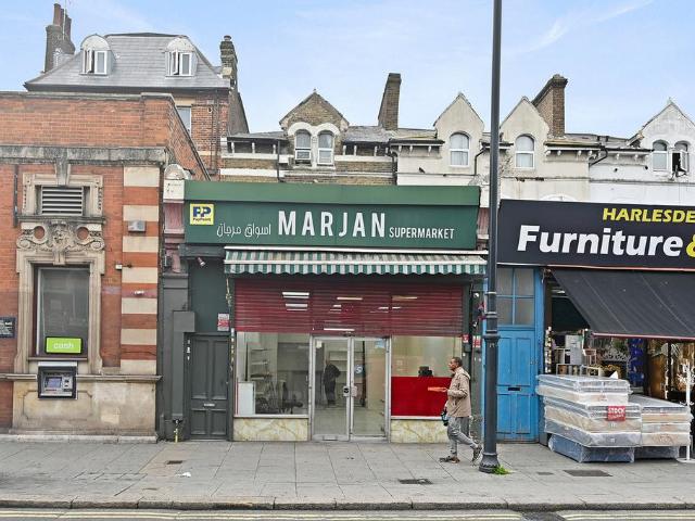 Flat for sale in Harlesden, Greater London