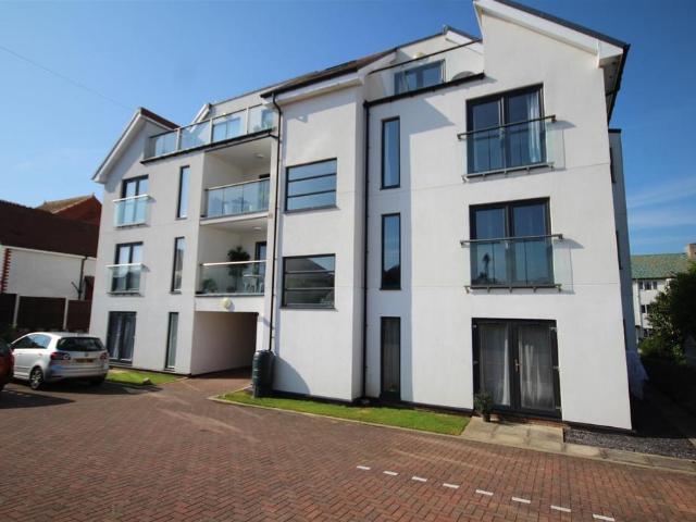 Flat for sale in Colwyn Bay, Wales