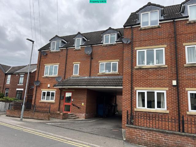 Flat for sale in Purston Jaglin, West Yorkshire