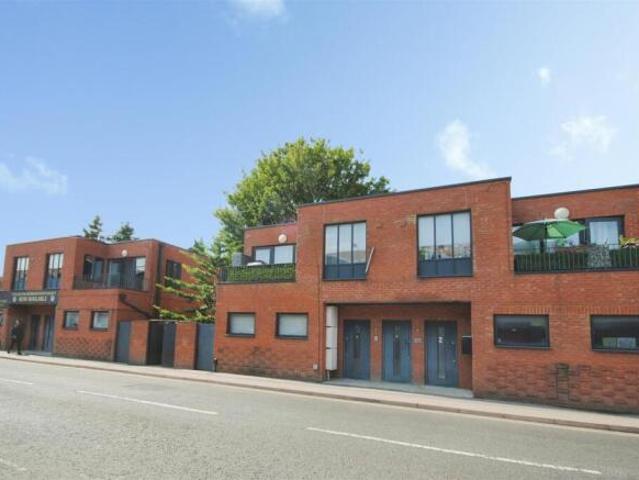 Apartment for sale in Holywell Estate, North Watford