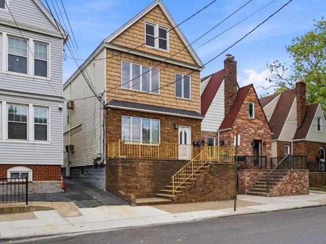 House for sale in Hudson, New Jersey