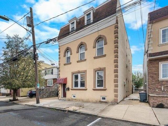 House for sale in Hudson, New Jersey