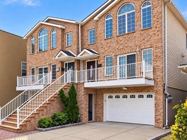 House for sale in Hudson, New Jersey