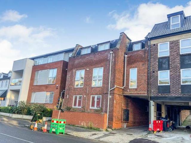 House for rent in Surrey, England